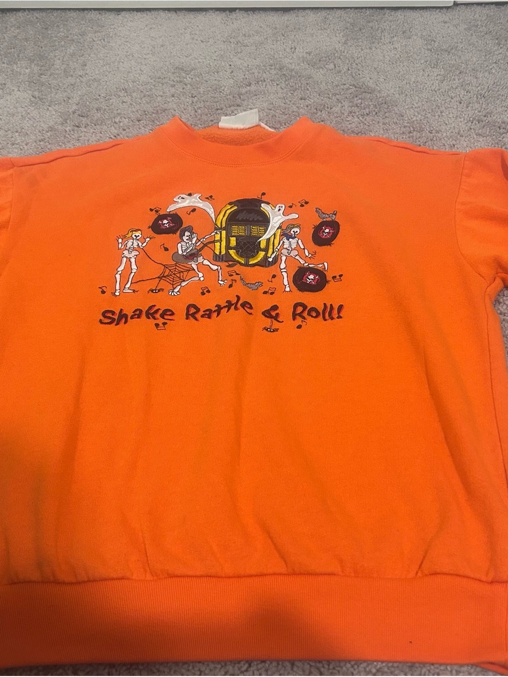 Basic Editions vintage y2k Orange 'Shake Rattle & Roll' Halloween Sweatshirt